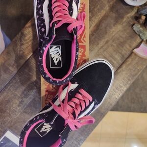 Old skool nostalgia mix vans.....women's 7 1/2